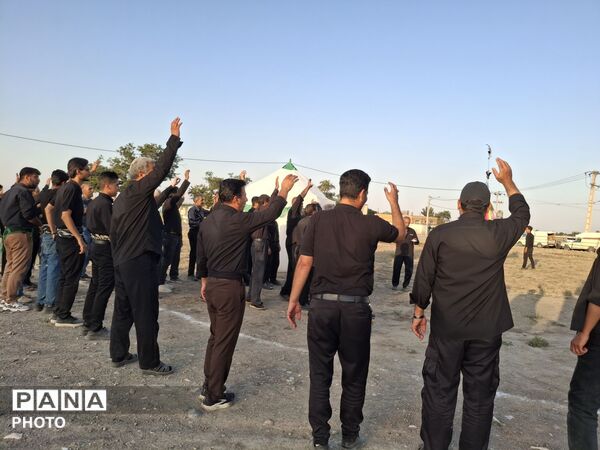 مراسم سینه‌زنی دور علم حضرت عباس(ع) توسط هیئت ابوالفضلی در بلوار توس