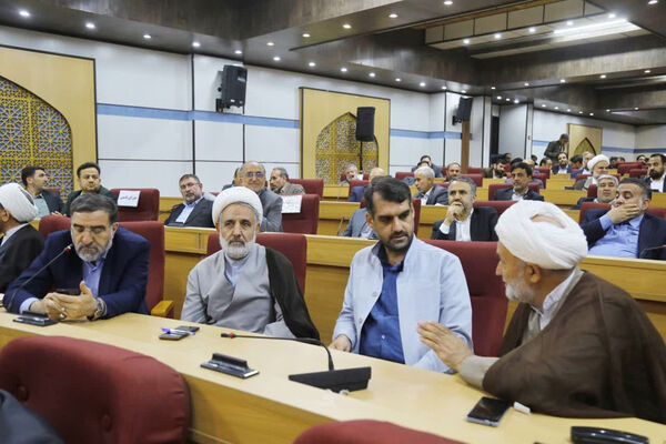 جلسه شورای اداری استان قم با حضور رئیس جمهوری