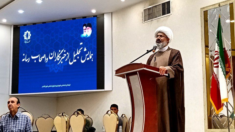 خبرنگاران انقلابی با پیام‌رسانی درست می‌توانند گره‌های فرهنگی و اجتماعی را باز کنند