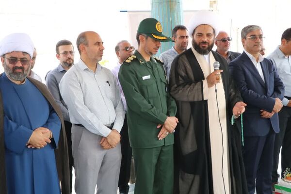 تجدید میثاق با شهدا و آرمان‌های انقلاب در آغاز هفته دفاع مقدس