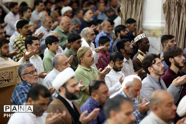 اقامه نماز عید سعید قربان در حرم حضرت معصومه(س)