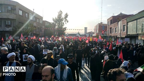حضور گسترده و حماسی مردم ایران در تشییع پیکر رهبر شهید انقلاب