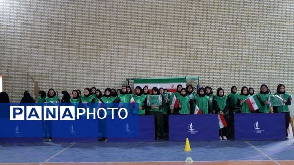 روشن شدن مشعل جام اقتدار ایران در آیین یادبود ۳۴ دانش‌آموز شهید بوشهر