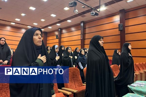 مسابقات استندآپ کمدی و مجری‌گری در سالن سجادیه بهارستان دو