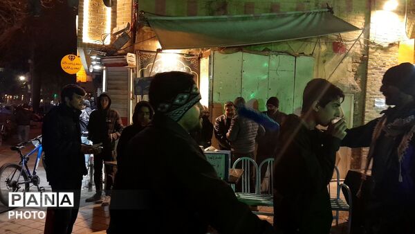 گذری بر موکب و چایخانه حضرت فاطمه زهرا (س) در دومین شب قدر