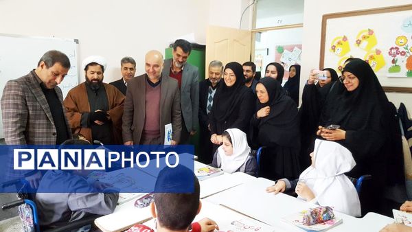 بازدید معاون استاندار و فرماندار مشهد مقدس از دبستان چند معلولیتی کوشا