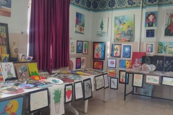 نمایشگاه هنر و کار و فناوری در آموزشگاه شاهد 16