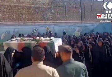 مراسم تشییع پیکر شهید گمنام در مدرسه هانیه ومهدیه روستای صرم