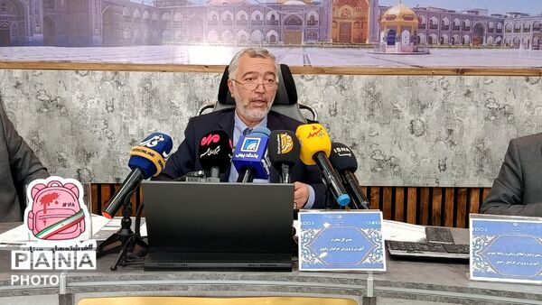 نشست خبری خبرنگاران و اصحاب رسانه با مدیرکل آموزش و پرورش استان خراسان رضوی