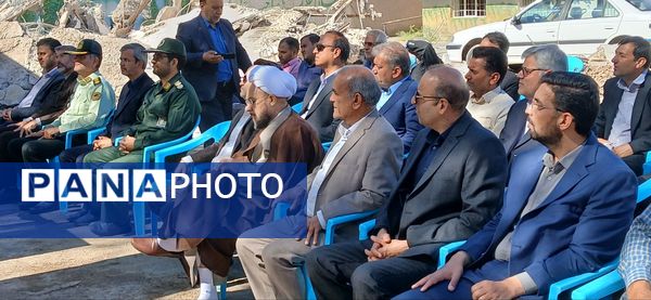 آیین کلنگ‌زنی دبستان ۹ کلاسه شهید هلالی خلیل آباد