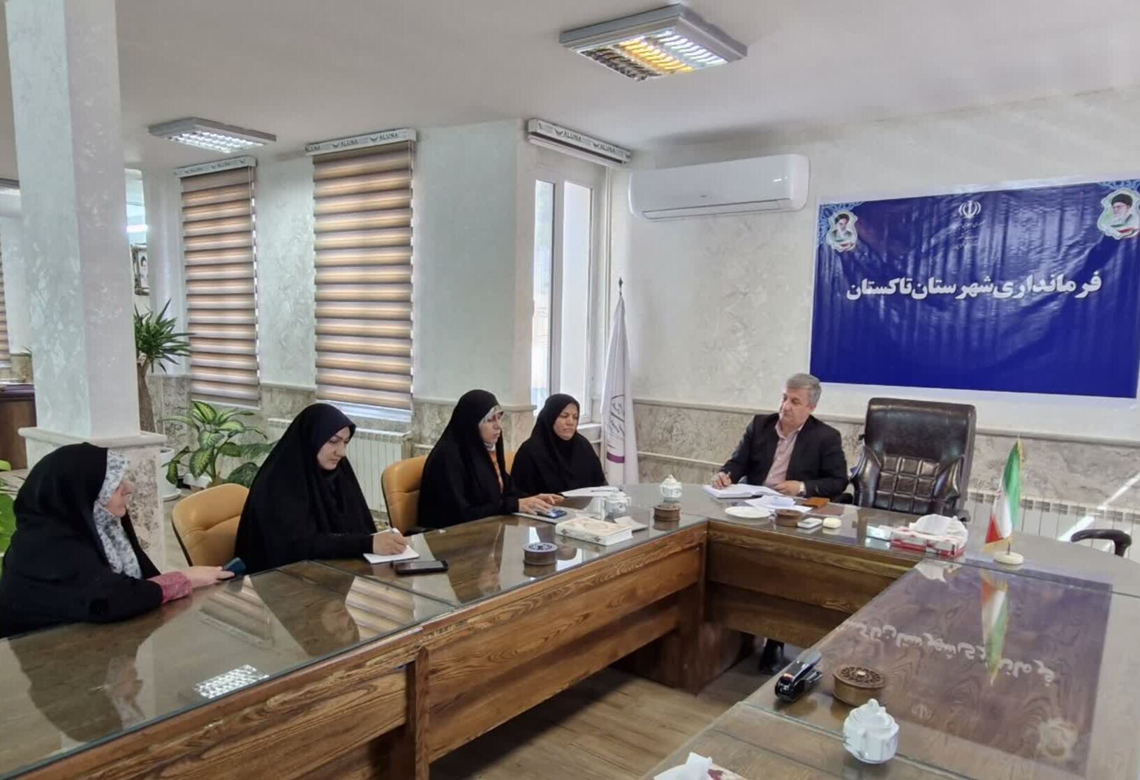 دیدار فعالان قرارگاه مردمی جوانی جمعیت با فرماندار شهرستان تاکستان