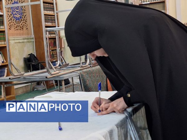 حضور پرشور مردم پای صندوق‌های اخذ رأی در حرم مطهر رضوی