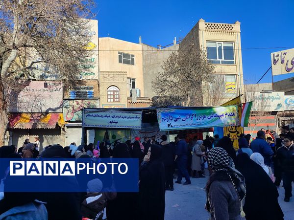 قاب پانا میزبان ساعات اولیه جشن بزرگ خیابانی در نیشابور 