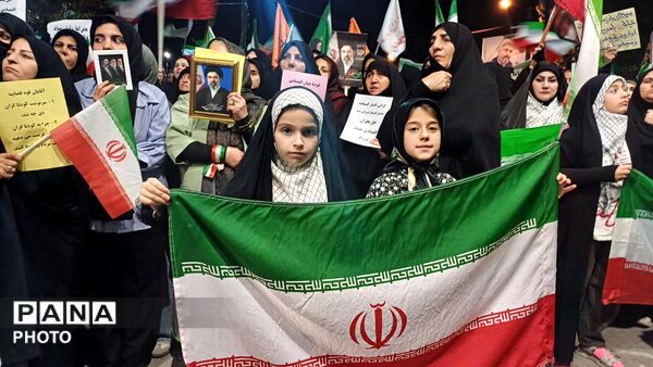 حضور پرصلابت مردم کوهدشت در اجتماع شبانه جلوه‌ای از همبستگی و بصیرت