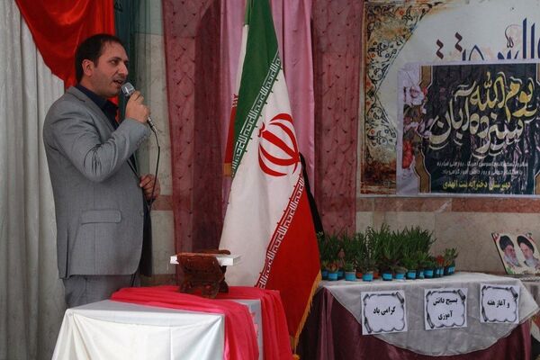 مراسم روز دانش‌آموز و هفته بسیج دانش‌آموزی در مدرسه بنت‌الهدی بهارستان۲
