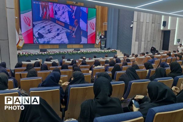 درخشش ستارگان ورامین در آیین تجلیل از نخبگان آموزشی