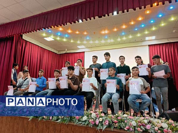 تقدیر از رتبه های استانی و کشوری جشنواره فرهنگی هنری فردا