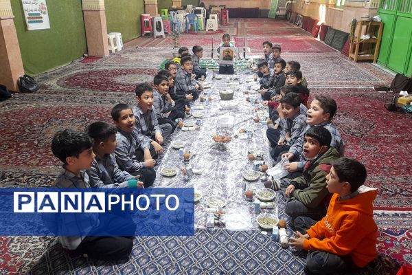  مراسم عزاداری ایام فاطمیه و یادواره شهدا در دبستان پسرانه آیت‌الله خامنه‌ای