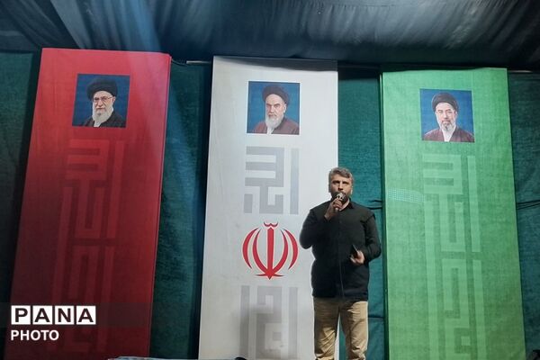 برپایی نماز استغاثه به امام زمان (عج) در میدان نماز شهرری 