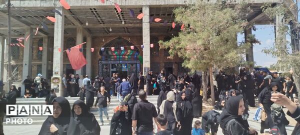 قدم هایی که در دهستان نصرآباد با عشق برداشته می‌شوند