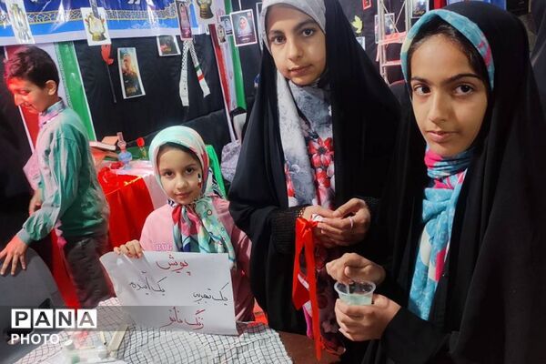 خدمت رسانی دانش‌آموزان و فرهنگیان دبیرستان تزکیه شهرری در موکب بسیج دانش آموزی 