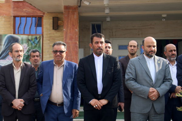 سپاس معلم در دبستان دخترانه شهید باهنر بوشهر 