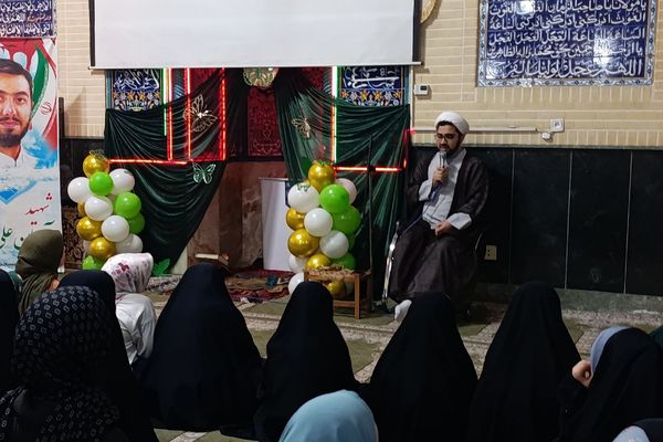 ورود دانش‌ آموزان دختر ناحیه دو شهرری به مراسم معنوی اعتکاف 