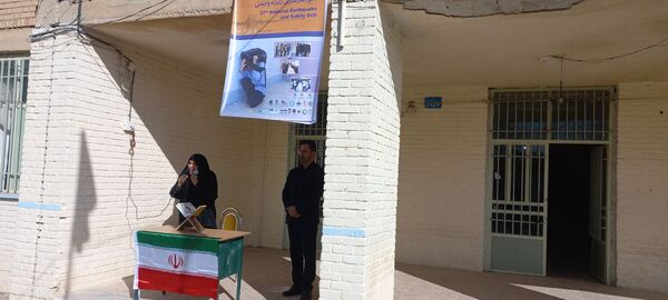 مانور زلزله در مدرسه امام خمینی (ره) منطقه بیرانوند