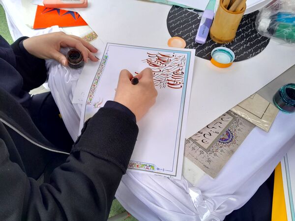جشنواره انشاء در دبیرستان سلاله ناحیه یک کرج 