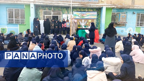 مراسم روز دانش‌آموز در دبیرستان هوشنگی