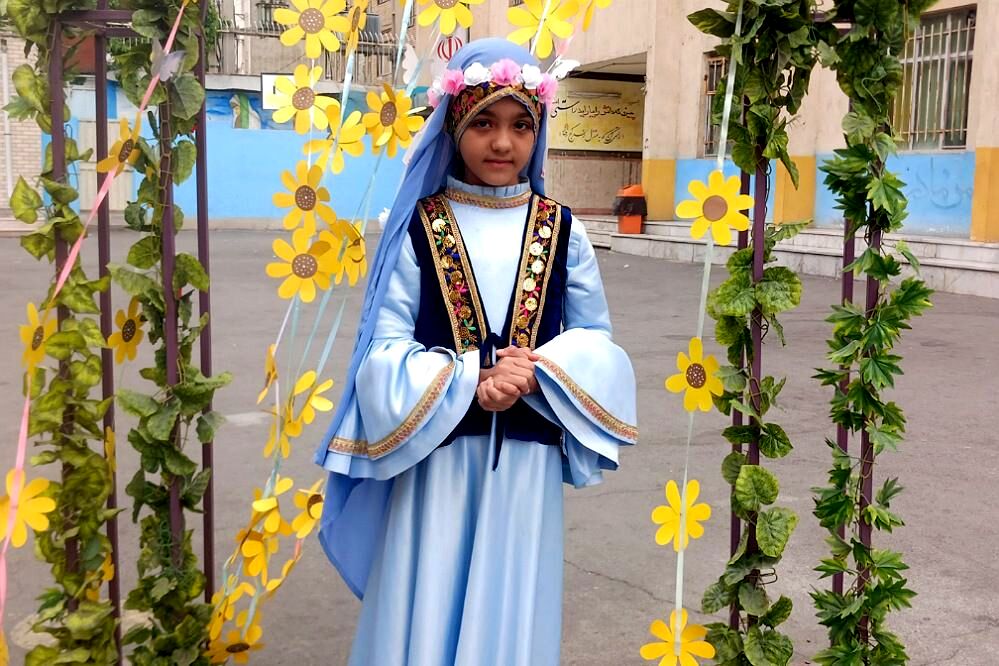 برگزاری جشن تکلیف دختران در مدرسه معراج بهارستان۲