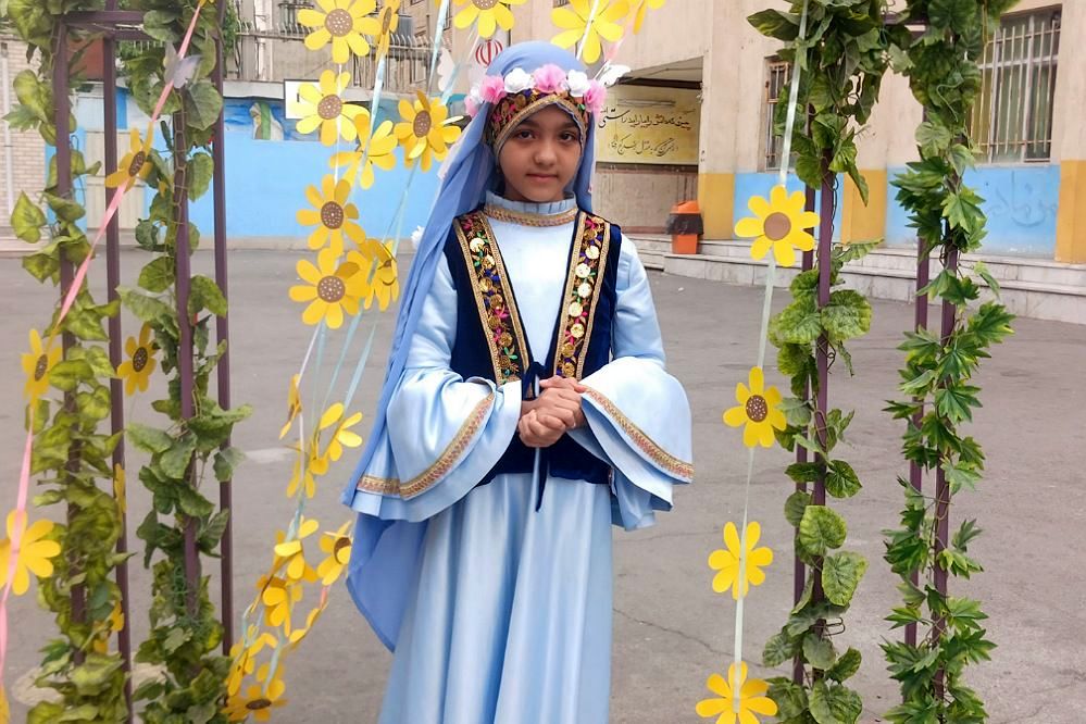 برگزاری جشن تکلیف دختران در مدرسه معراج بهارستان۲