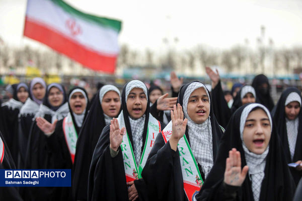 سخنرانی رئیس جمهور در جمع راهپیمایان ۲۲ بهمن