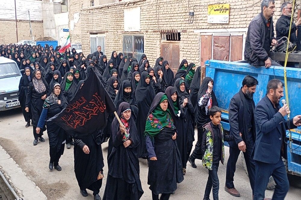 حضورخودجوش مردم سادات شهر بار به مناسبت شهادت حضرت آیت الله خامنه ای 
