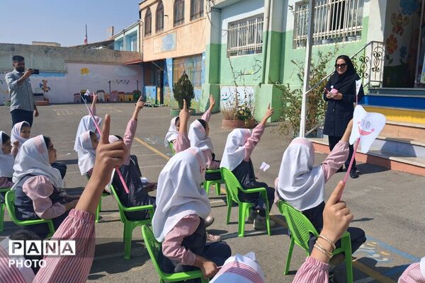 دو دوتا یادت نرود؛ مشق سلامت و لبخند در دبستان دخترانه فرشتگان فیروزکوه