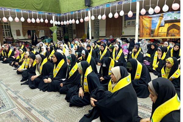 اعتکاف دانش‌آموزی رباط‌کریم با پرچم‌گردانی حضرت ابوالفضل(ع)
