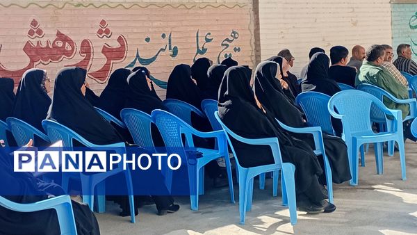  انتخابات انجمن اولیا و مربیان در دبیرستان پگاه مارکده