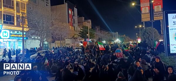 مراسم احیا در اولین شب قدر و هشتمین شب مراسم شهادت ایت الله خامنه ای 
