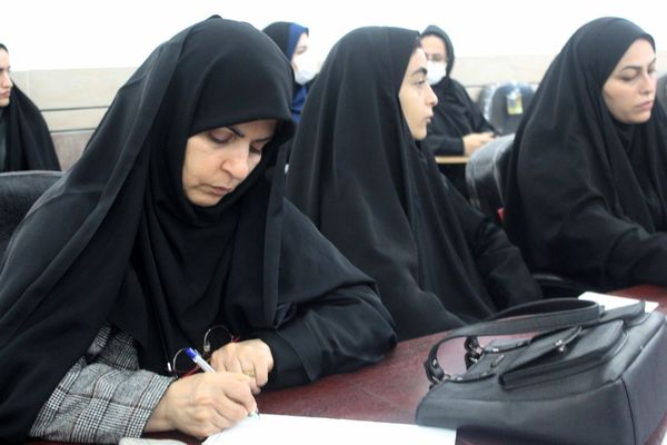 نشست معاونان و مربیان پرورشی مدارس در گلوگاه 