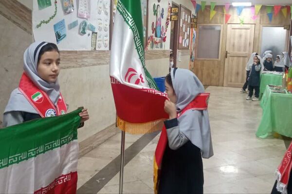مدارس اسلامشهر یکصدا در جشن انقلاب 