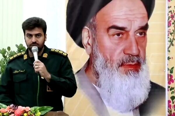 جشنواره تن پوش نور در باقرشهر 