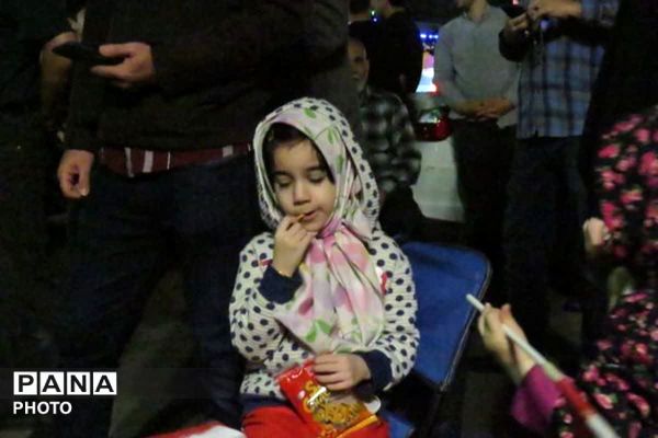حضوری متفاوت در شبی به یادماندنی در سنگر خیابان