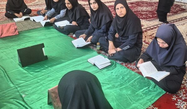 برگزاری محفل انس با قرآن در دبیرستان فیاض