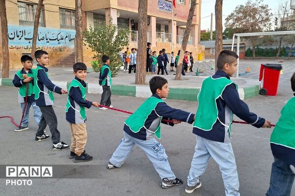آغاز رقابت‌های المپیاد ورزشی درون‌مدرسه‌ای در مدرسه شهید حاج جعفری شهرستان رباط‌کریم