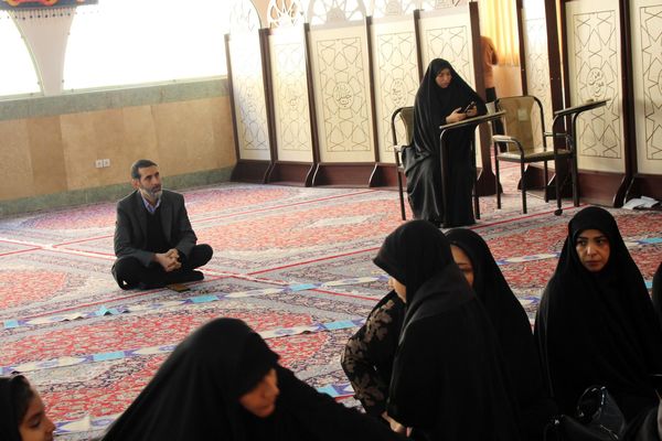 عزاداری باشکوه دانش‌آموزان و مسئولان در سوگ حضرت فاطمه زهرا (س)