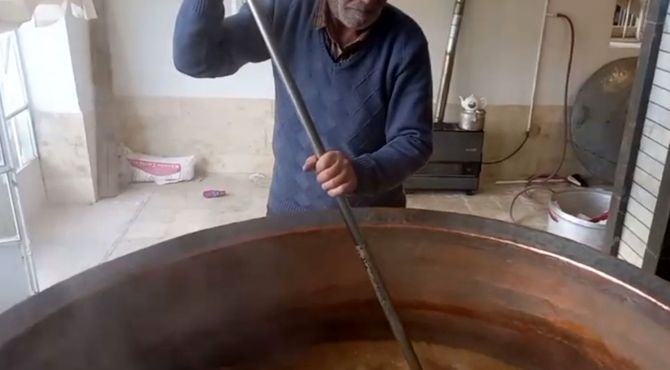 پخت سمنو در شهر نقنه