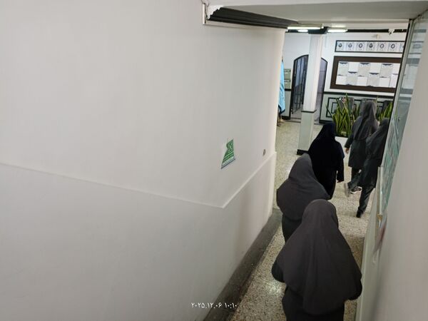 بیست وهفتمین مانور سراسری زلزله وایمنی در دبیرستان فرزانگان ۴ ناحیه یک