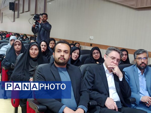 چهاردهمین جشنواره نوجوان سالم و یاریگران زندگی