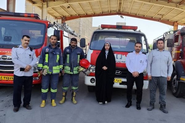 حضور جمعی از دانش‌آموزان شهرستان کارون در واحد عملیاتی آتش‌نشانی