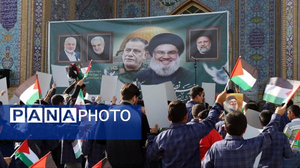  ادای احترام دانش‌آموزان و فرهنگیان شهرستان پاکدشت به مقام شامخ شهیدان مقاومت و شهید سید حسن نصرالله 